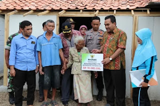 BAZNAS Blora Bantu bedah Rumah Tiga Warga Miskin