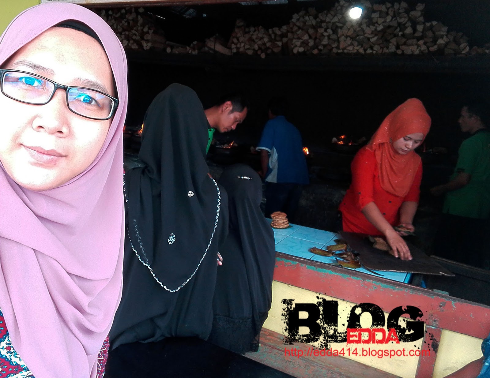 Farra_edda: DAY 1 : Padang Bukit Tinggi Indonesia (Kuih 