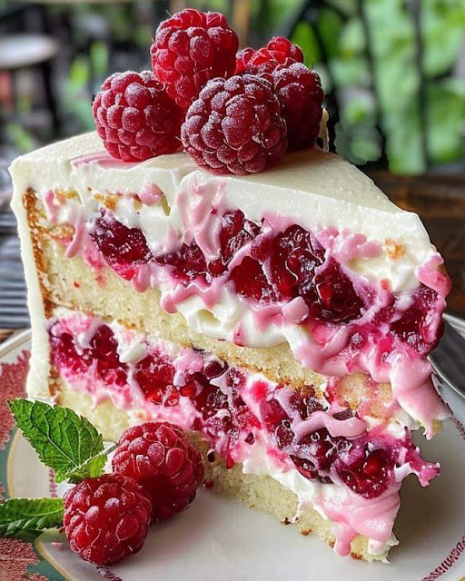 Raspberry Cream Cheese Layer Cake 🍓🍰