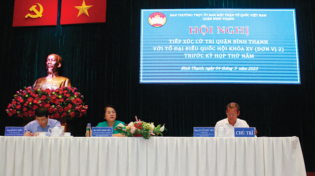 Tổ đại biểu Quốc hội khóa XV (đơn vị 2) tiếp xúc cử tri quận Bình Thạnh. (Ảnh: P. An)
