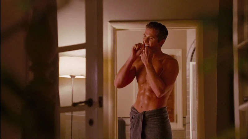 Eric Winter Shirtless in The Ugly Truth