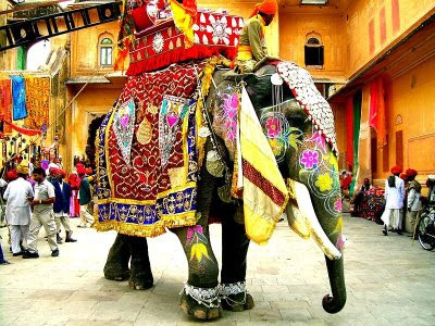 car decoration in indian wedding