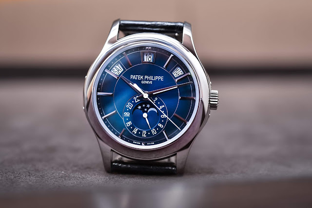 Réplique Montres Patek Philippe Calendrier Annuel Cadran Dégradé Bleu 40mm Or Blanc Hommes Ref. 5205G-013