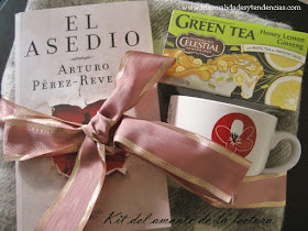 Idea regalo Navidad: manta+libro+taza+té / Gift idea / Idée cadeau