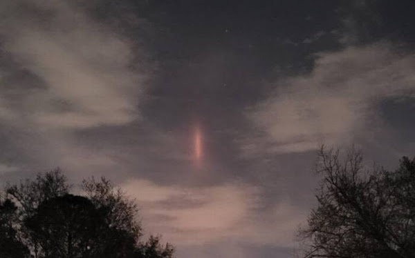 ¿Viste la extraña luz roja en el cielo de México? Aquí hay una horrible explicación