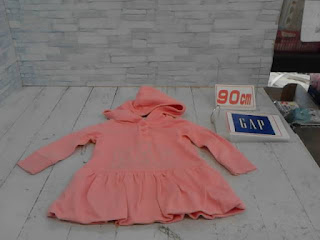 中古品　子供服　９０㎝　GAP　ピンク　長袖ワンピース　４９８円