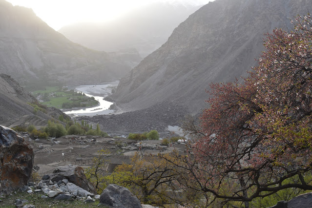 Kharfaq Village, Kharfaq Lake, Kharfaq Lake route, Khafaq Lake view, Kharfaq Lake distance from Skakrd, Kharfaq Lake distance from Khaplu