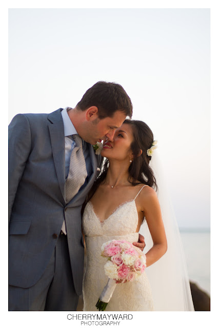 Lamai Beach wedding photography kiss.