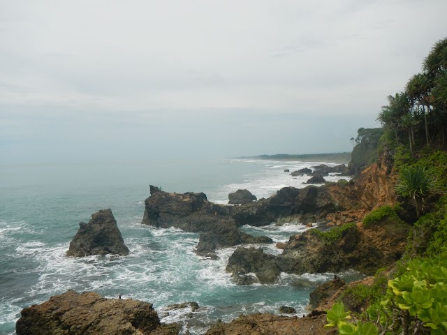 Pantai Karang Tawulan