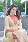 Rashi Khanna new glamorous photos-thumbnail-36