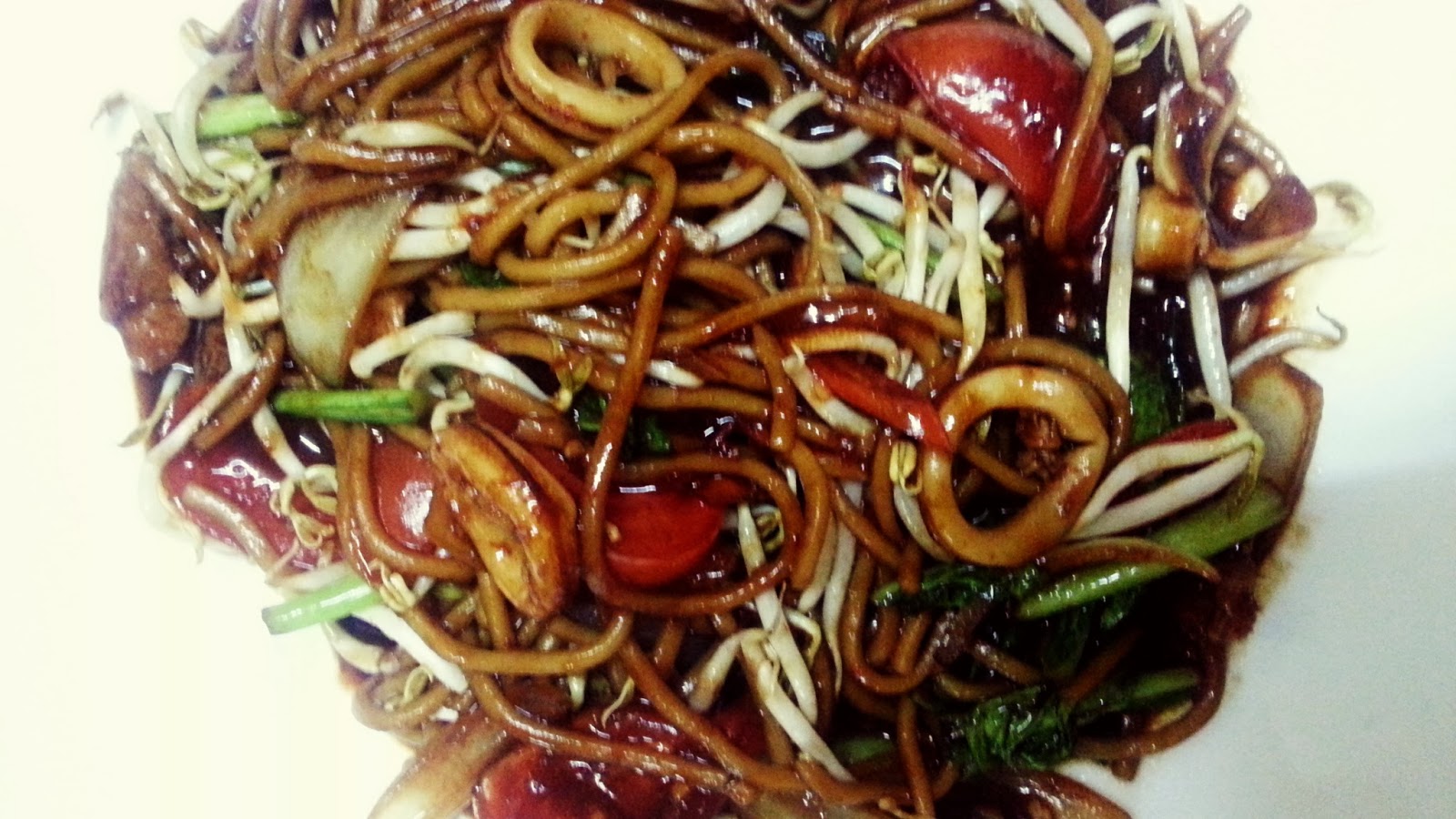 AZra.daN.kEhiDupaNnyA: Resepi Mee Goreng Basah (Sotong lagi)