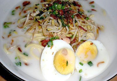 Mie celur atau telur khas Palembang - Resep Masakan