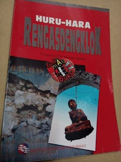 Jual Buku HURU HARA Rengas Dengklok oleh Andreas Harsono