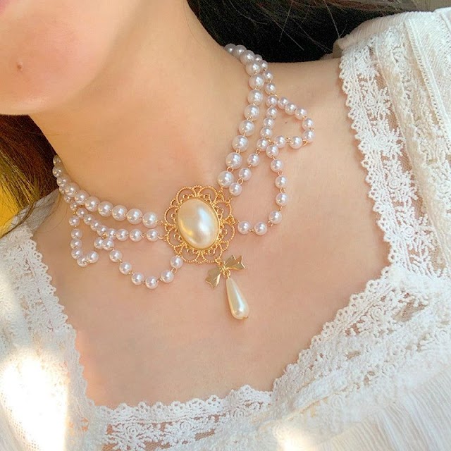 Necklace Styles That Would Complement Vintage-inspired Wedding Dress