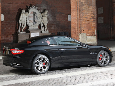 2009 Maserati GranTurismo S black