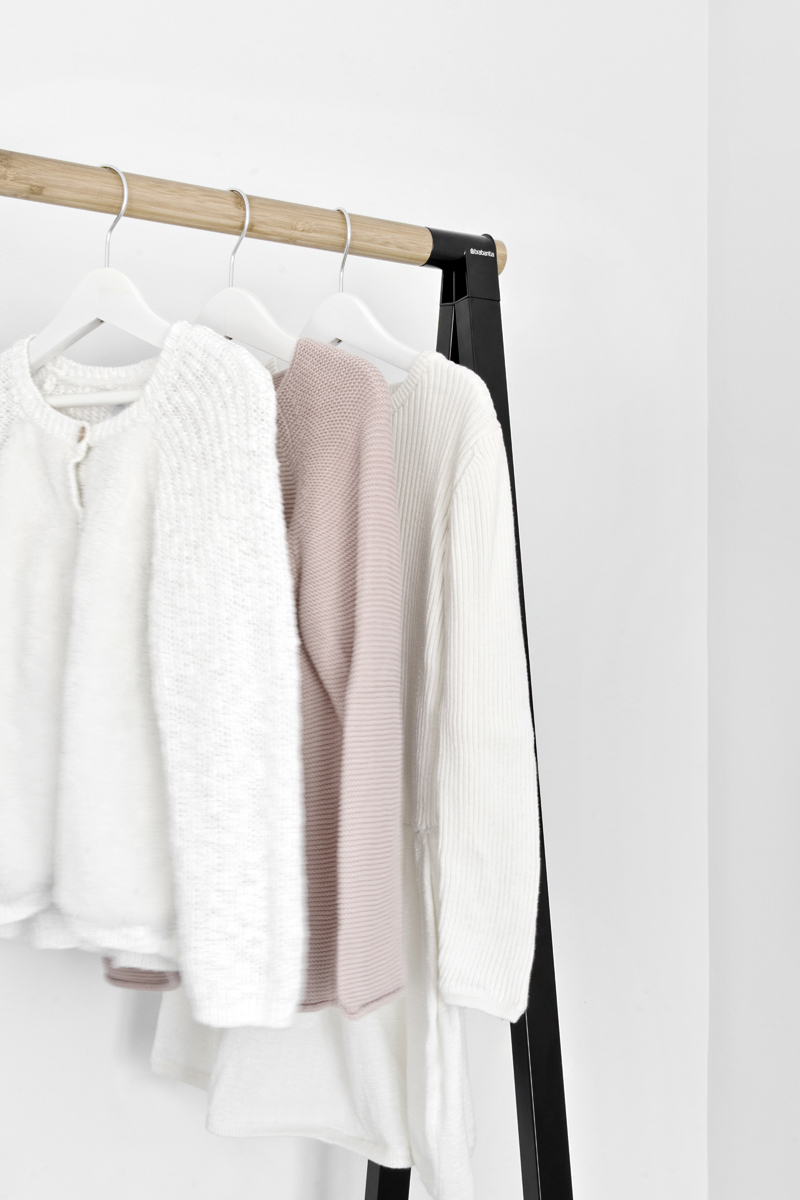 BE INSPIRED BY THESE SIMPLE IDEAS TO ORGANIZE A MINIMAL CLOSET