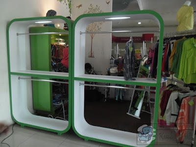 Etalase Display Untuk Jenis Toko Pakaian + Furniture Semarang ( Etalase Display )