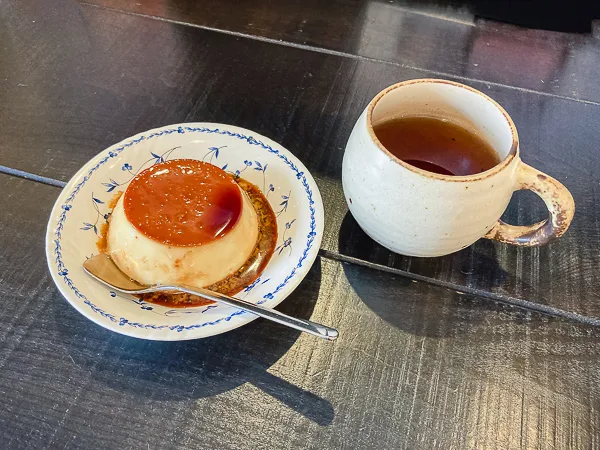 千葉県行徳『Cafe&Dining Kuriya』たまごたっぷり手作り固めプリンとセットドリンク