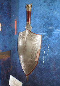 Sif sword shield Thor 2 movie props