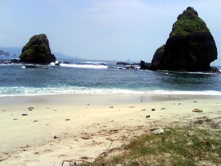 pantai papuma jember