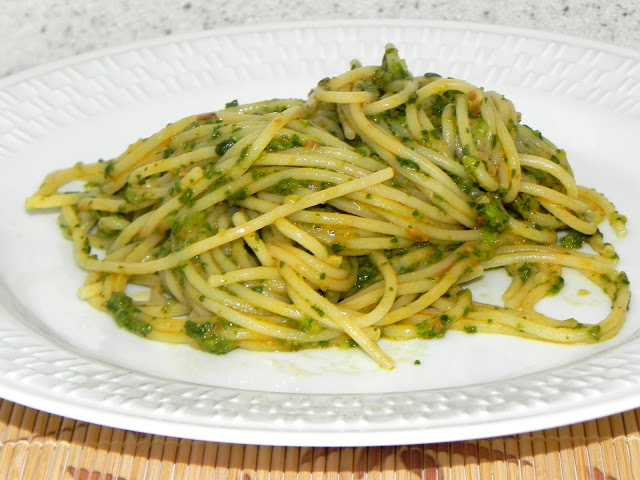 Macarrão ao Pesto de Espinafre