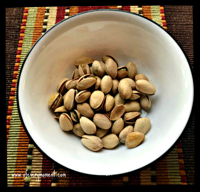 bowl of unshelled pistachios