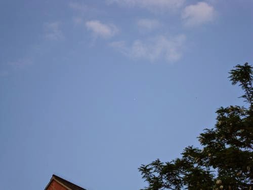 Glowing Ufo Spotted By Local Eyewitnesses Hovering Above Uk
