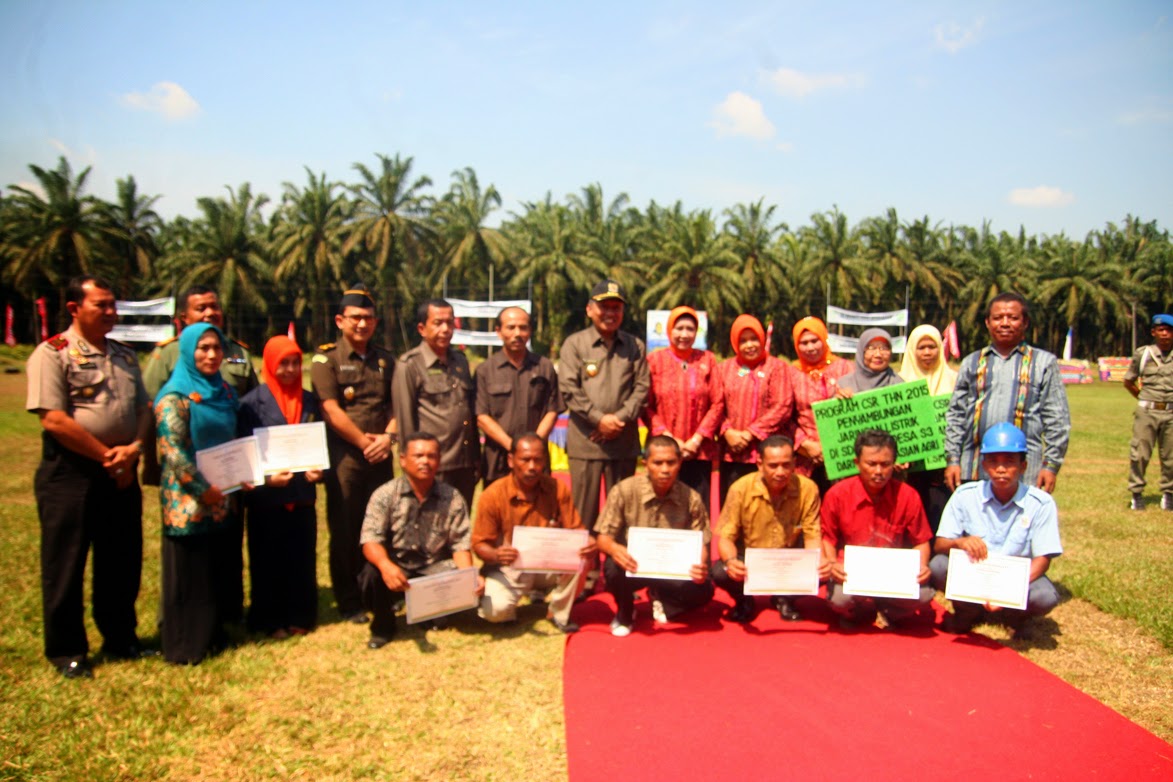 http://photolepas.blogspot.com/p/7-perusahaan-asian-agri-group-terima.html