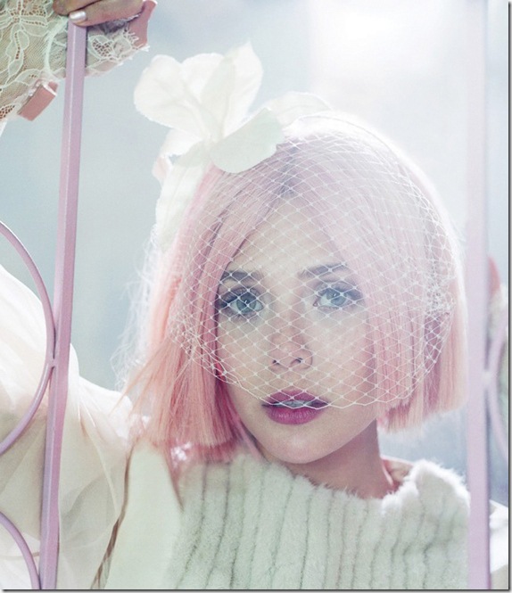 elizabeth-olsen-pink-2