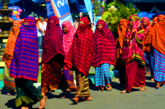 Rimpu, Pakaian Tradisional Muslimah di Bima Nusa Tenggara Barat