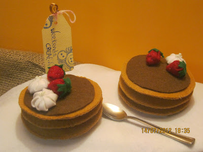 pancakes of felt - Pfannkuchen aus Filz - Блины из войлока - dolci segnaposto - segnaposto con il feltro