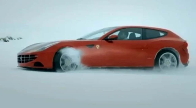 Ferrari FF - testes na neve