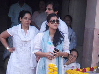 Kajol grace Joy Mukherjee's funeral