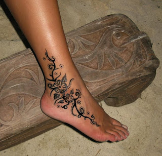 6 Tato  Henna Keren  di  Tangan  dan Kaki  Tatotuti