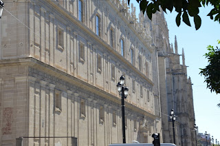 Catedral de Sevilla desde Adv. Constitución