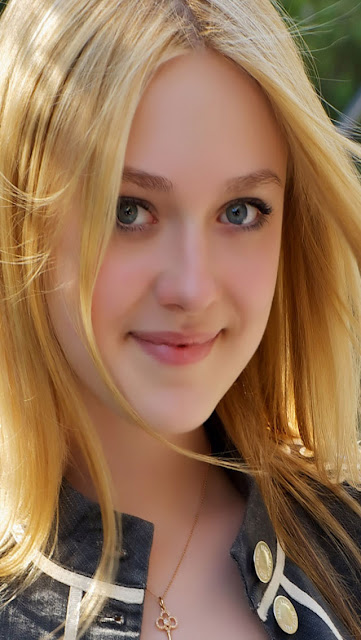 Dakota Fanning iPhone 5 Wallpaper