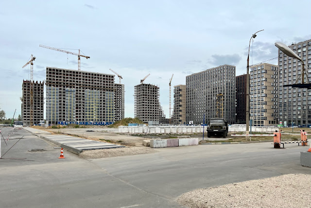 Корабельная улица, строящийся жилой комплекс «Ривер Парк» – бывшая территория Московского судостроительного и судоремонтного завода (МССЗ)