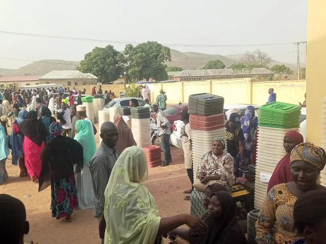 Photos: Electoral Officials Awaiting Transport in Niger