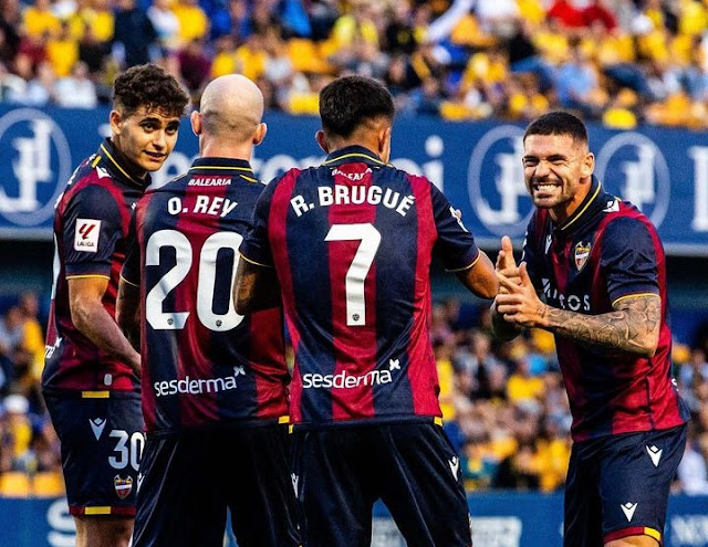 Brugui y Sergio Lozano Levante UD