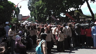 Pengunjung Festival Srayu padai Alun-alun Banjarnegra