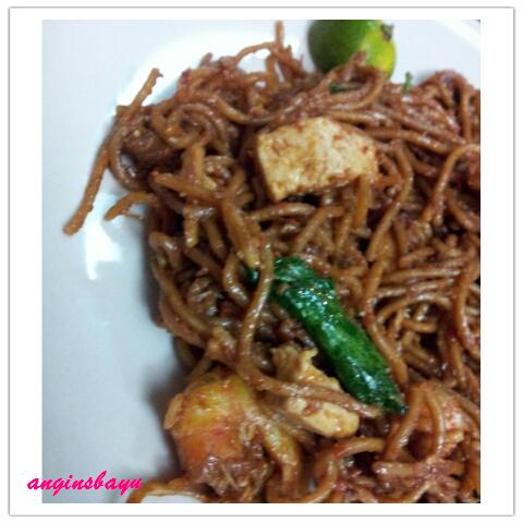 AnginsBayu kerna BayU itu @ku: Mee goreng kicap sedap