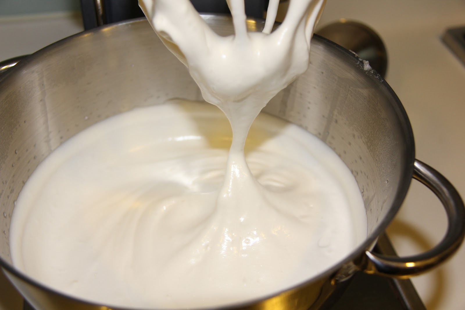   Accidents in the Kitchen }: Homemade marshmallows?! Magic, I tell you  homemade marshmallows wet