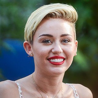 Image for  Miley's Side Swept Hair...  1