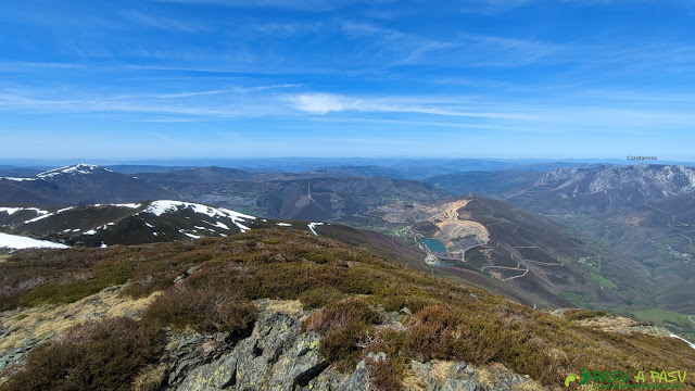 Vista desde Peña Rogueira de la Candanosa y Tormaleo