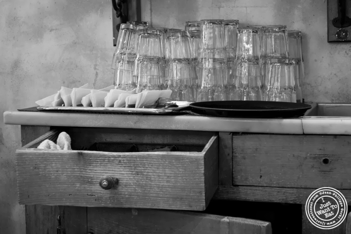 image of furniture at Le Pain Quotidien in Tribeca, NYC