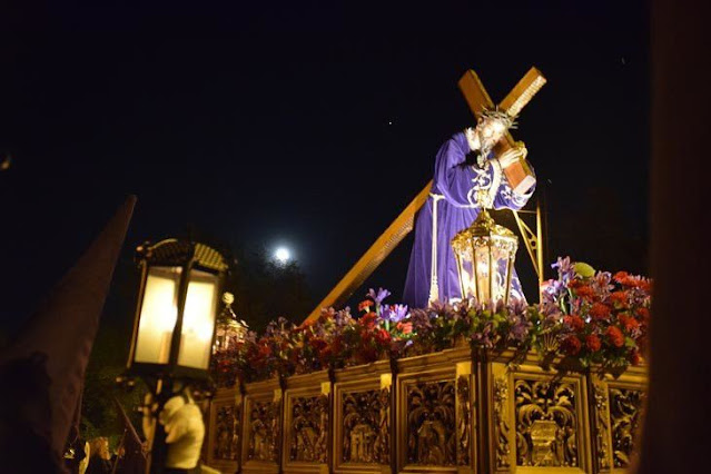 ¿Por qué siempre hay luna llena en Semana Santa?