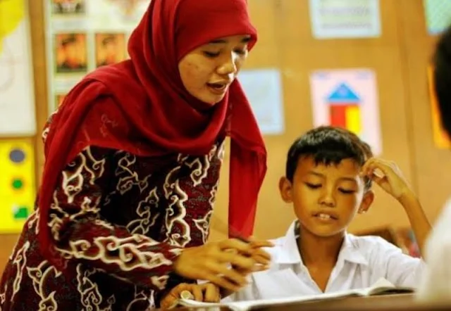 Lebih Dekat dengan Murid, Ini Tips Komunikasi Efektif untuk Guru