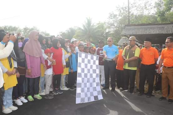 WABUP APRESIASI KEMERIAHAN ACARA JALAN SEHAT DAN BAZAR RAKYAT KEC. WARUNGKIARA