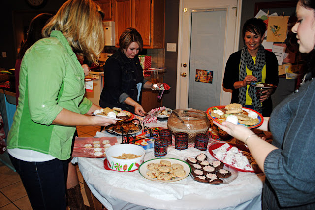 A really thorough guide to planning, preparing for and hosting your own cookie swap. Lots of great ideas, tips and tricks for a fabulous evening of YUM! Includes a link to the winning recipe from this cookie swap!