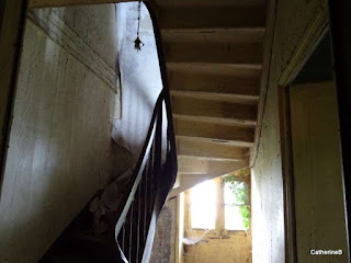 urbex-ferme-girouettes-cage-escalier-jpg